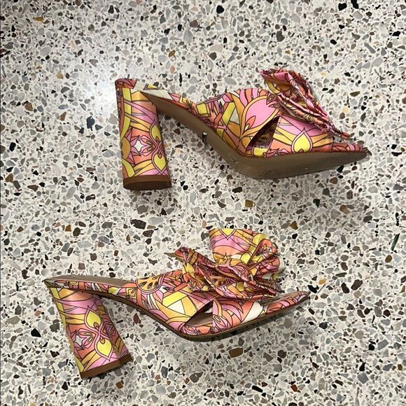 Gianni Bini pink yellow Kelly print Pucci bow sandal heel 6 Dillards - Picture 2 of 7